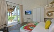 LA PIROGUE HOTEL