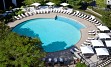 Hotel se nahaja ob pristanišču in prelepem zalivu, le nekaj minut hoje do restavracij in priljubljene ulice Robson.