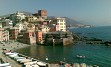 LIGURIJA, z Genovo kot prestolnico in Krištofom Kolumbom kot svojim največjim sinom, je pokrajina, kjer prevladuje morje. Lepa obala – imenovana italijanska Riviera – je zaščitena z gorsko pregrado, ki zagotavlja blage zime in dolgo obdobje rasti. To ji je dalo vzdevek »RIVIERA CVETJA«.