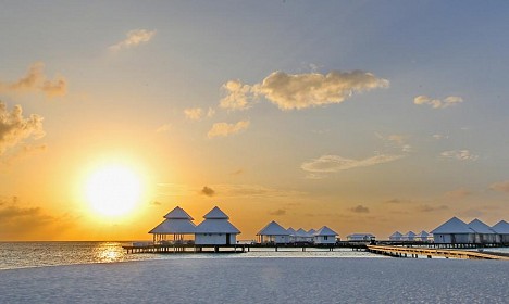 DIAMONDS ATHURUGA BEACH AND WATERVILLAS
