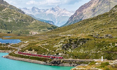 Podajte se z nami odkrivati vrhove alpskih gora, slikovite doline, slapove in pristno naravo ...