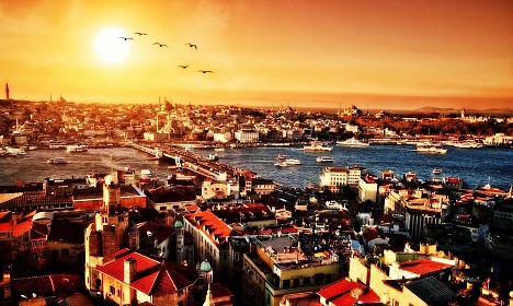 Istanbul, mesto, ki vedno preseneti in Dubaj, čudovit preplet kulturnih in arhitekturnih stikov, vas bosta nedvomno navdušila.