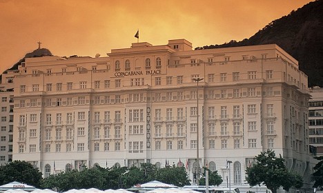 Legendaren hotel je del priznane hotelske verige Orient Express in je bil odprt l. 1923. Nahaja se na plaži Copacabana.